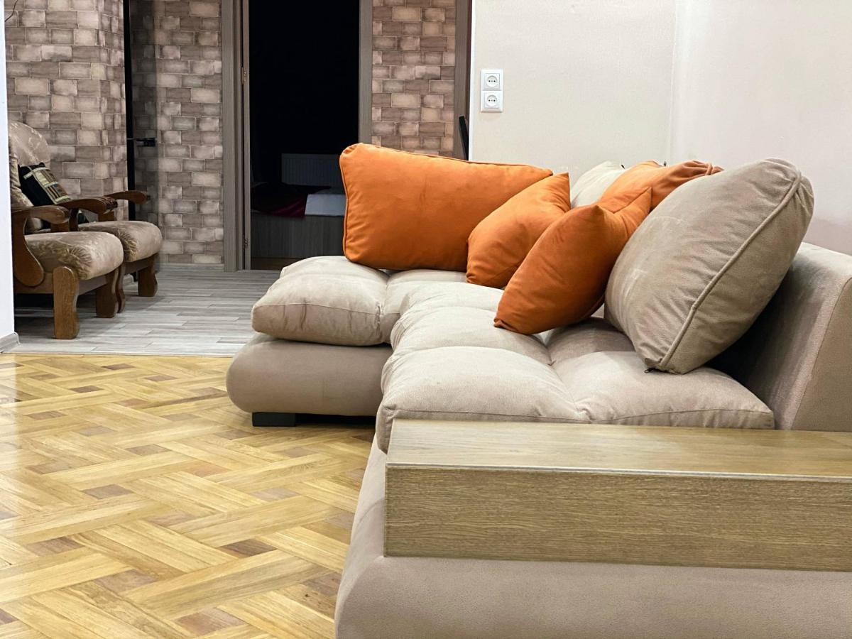 Superior Apartment On Kostava Tiflis Exterior foto