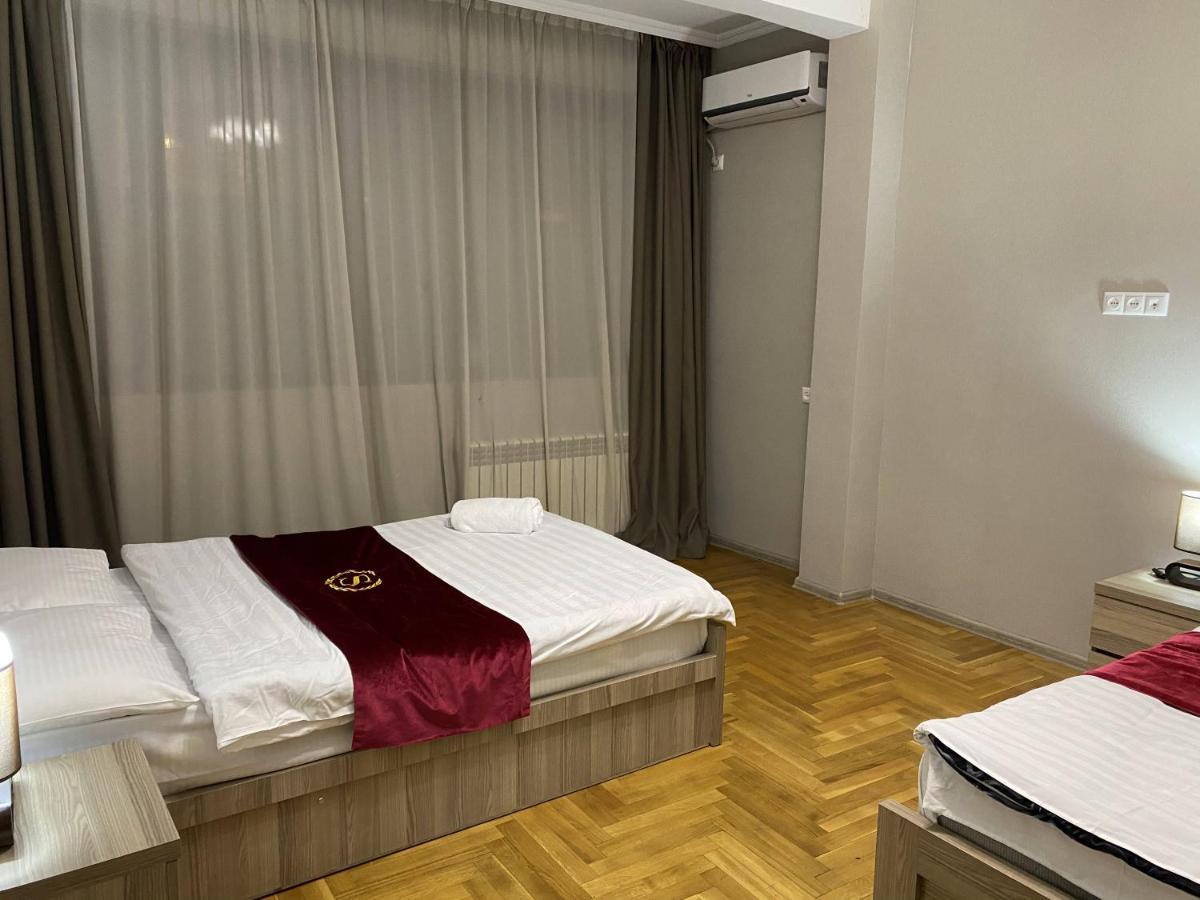 Superior Apartment On Kostava Tiflis Exterior foto